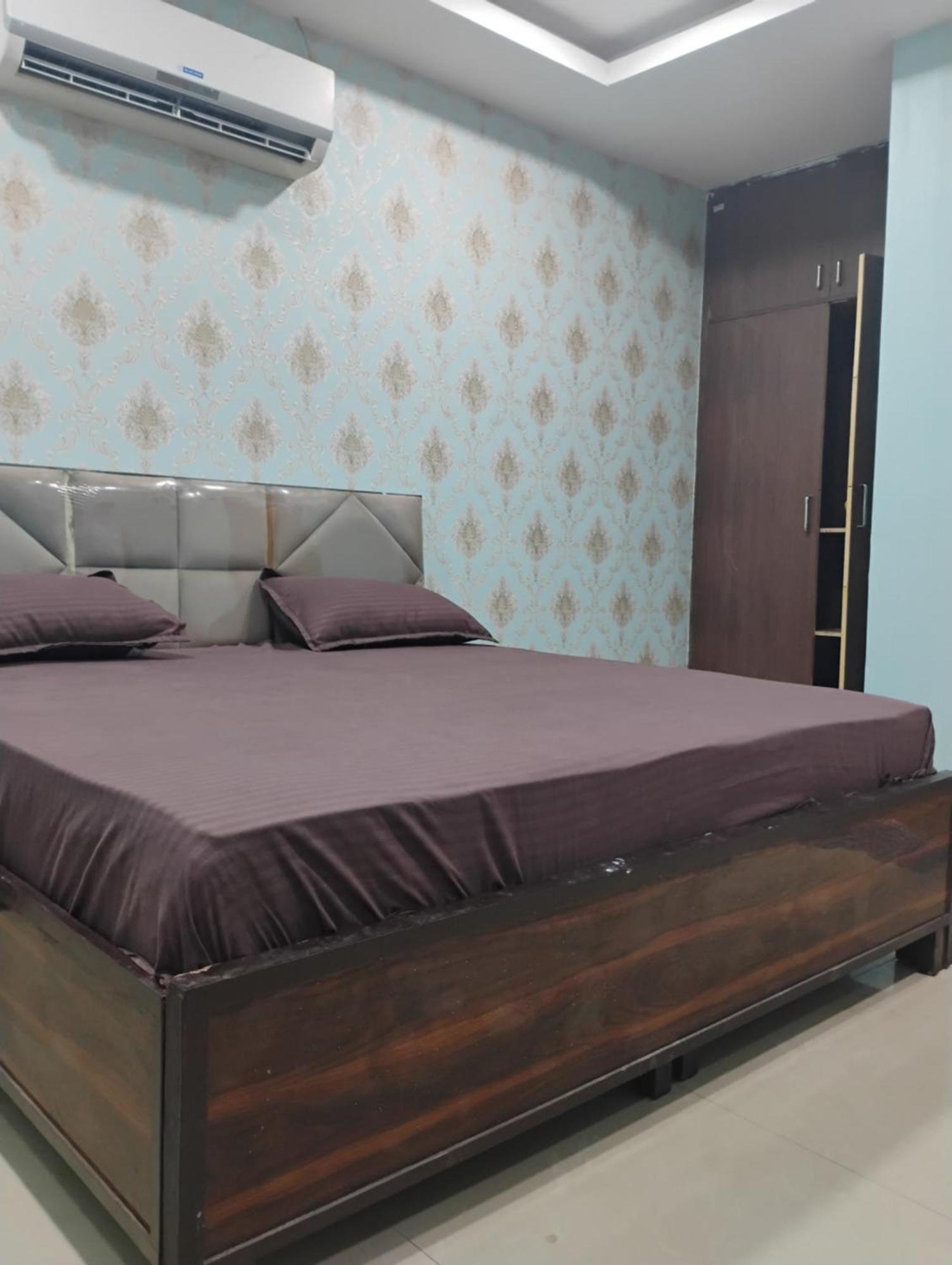 Shree Ji Hotel Greater Noida Ngoại thất bức ảnh