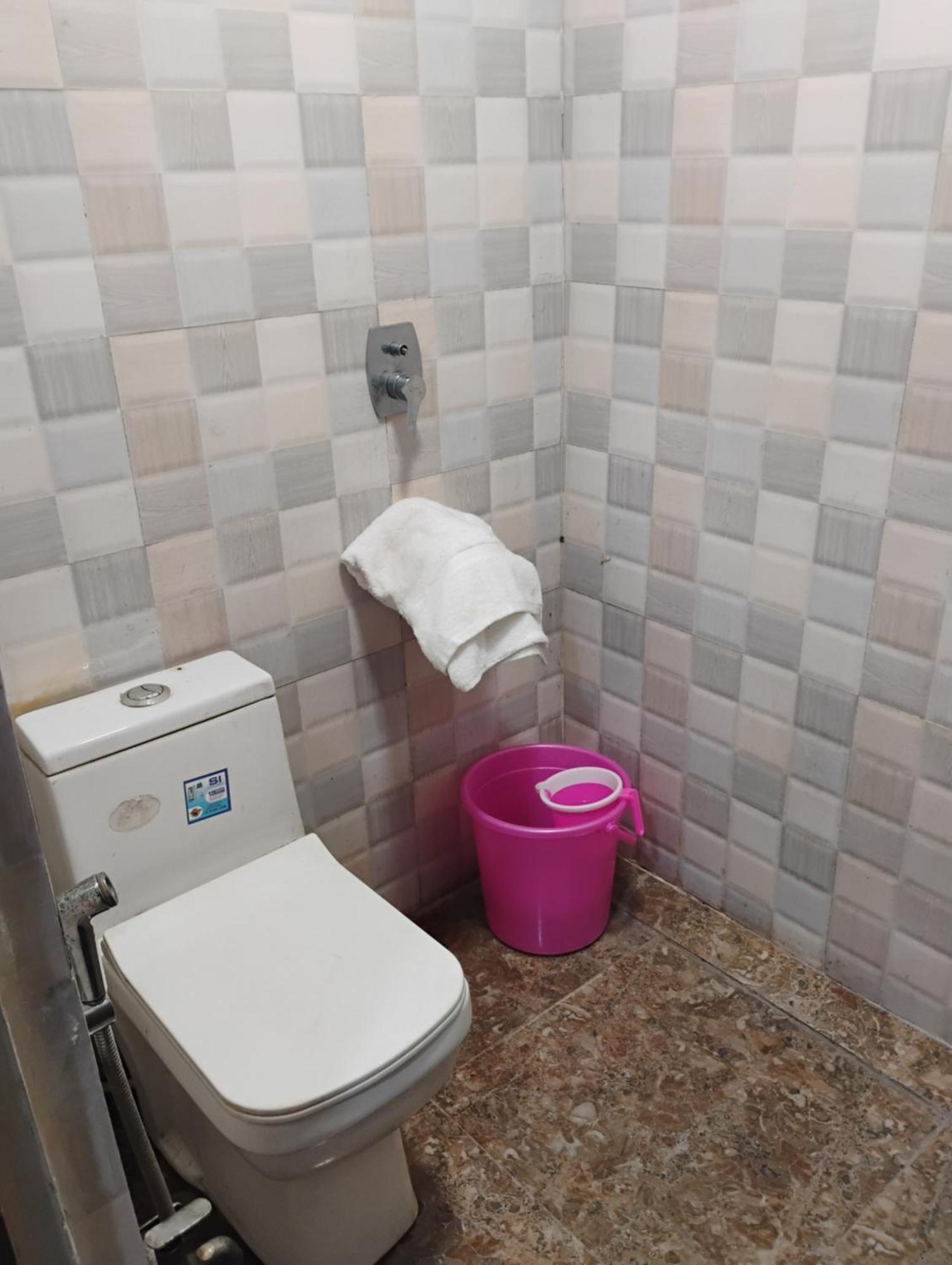 Shree Ji Hotel Greater Noida Ngoại thất bức ảnh